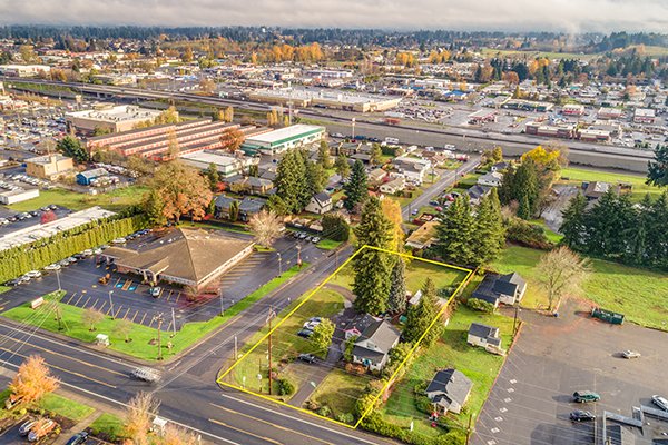 Aerial view of Hazel Dell neighbourhood with property boundary highlighted near NE Hazel Dell Ave